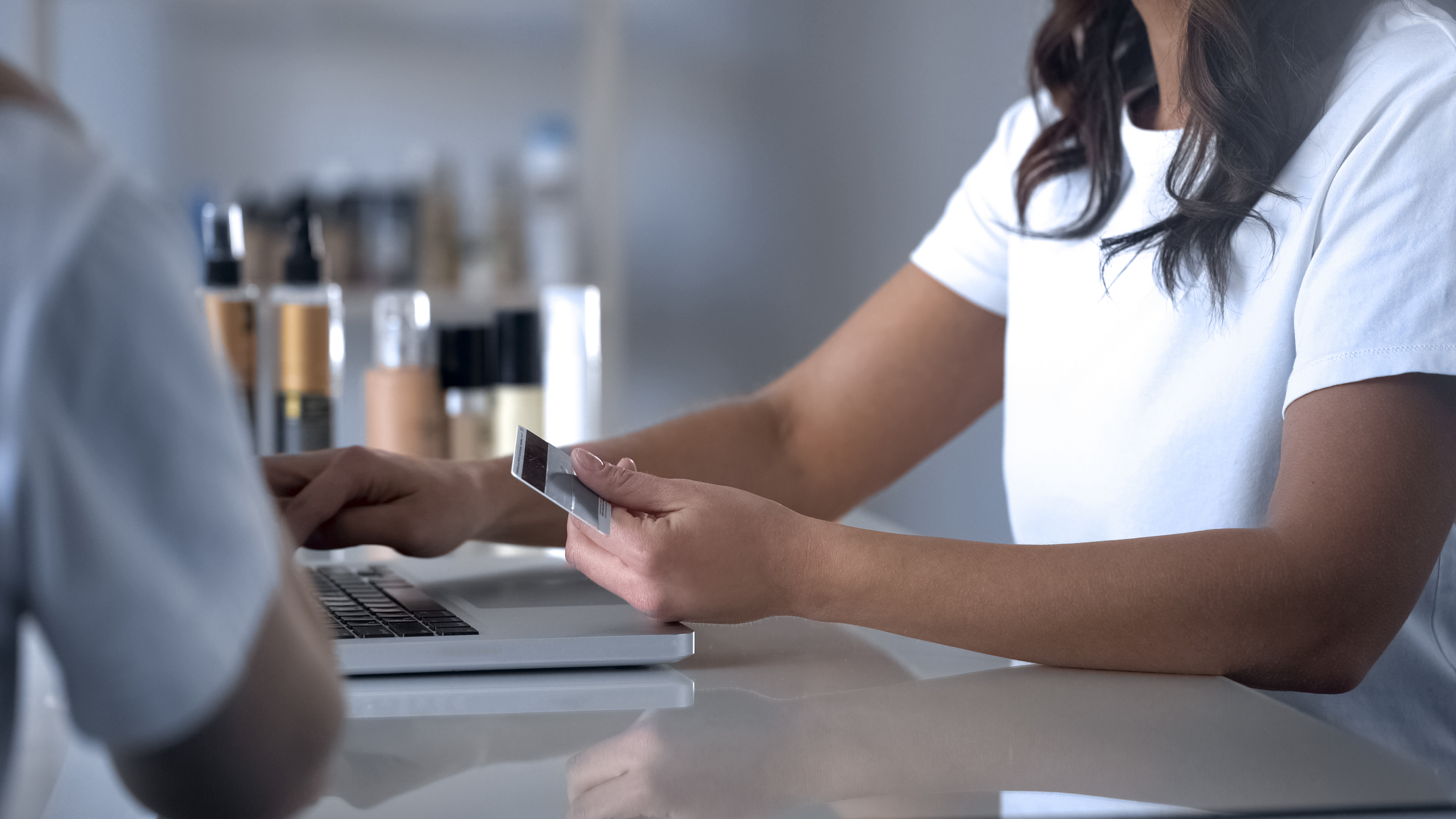 Australian Skincare Products & Market Size | Market Analysis of Australian Active Skincare | Review of the Best Retinal Products in Australia