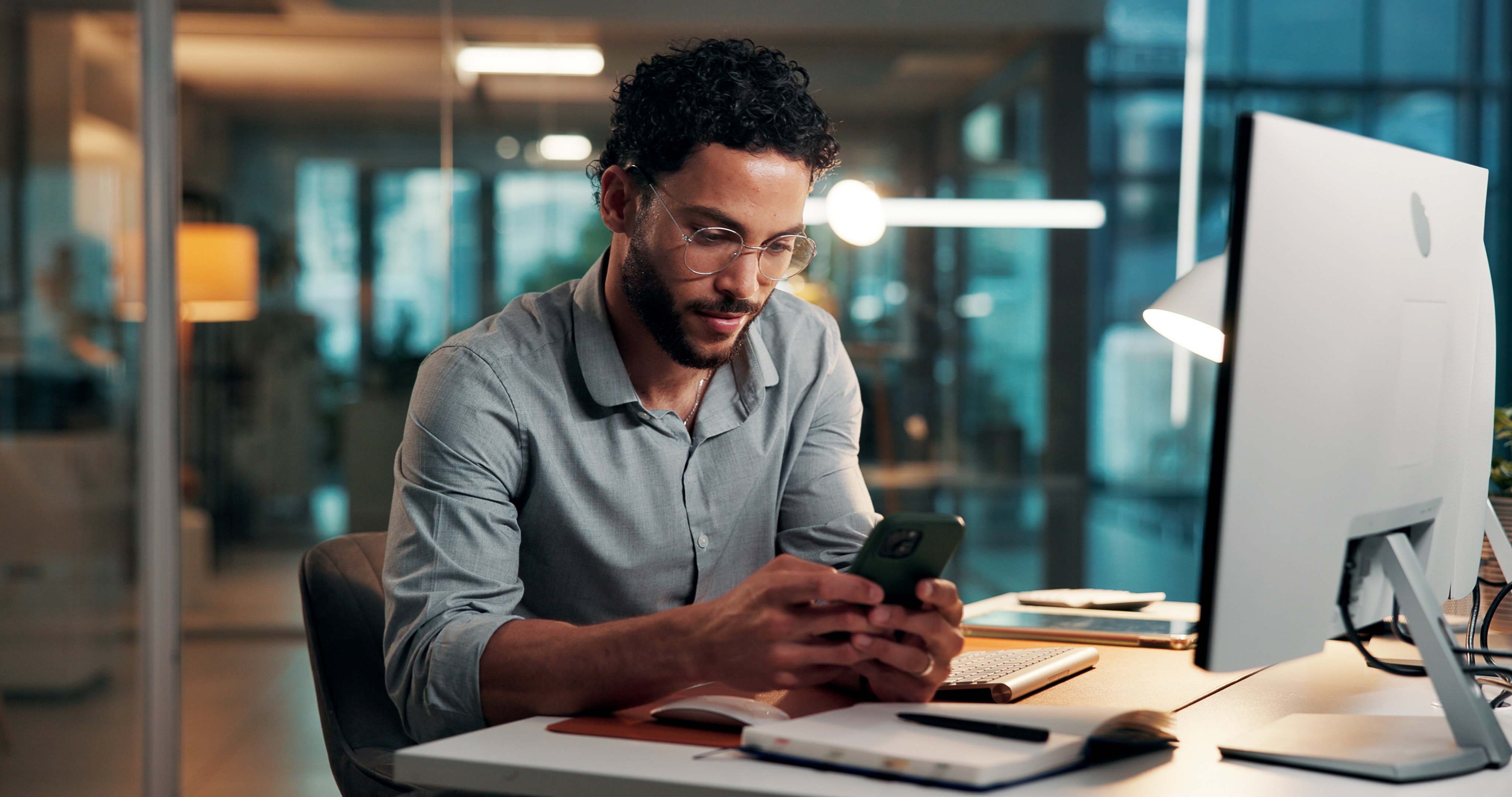 Here's what experts want you to know about using AI to help with your finances